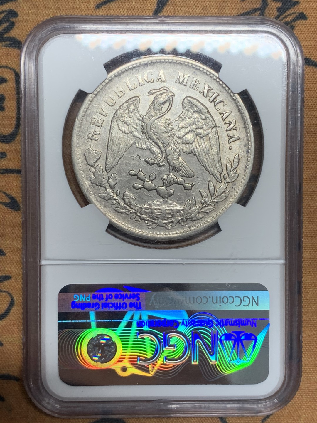 《竞宝斋》第84场-本周日，周一2场连拍（全场不限金额包邮） NGC AU53 墨西哥 1903/2年 骑字版 直边 鹰洋 银币 状态好 骑字少见