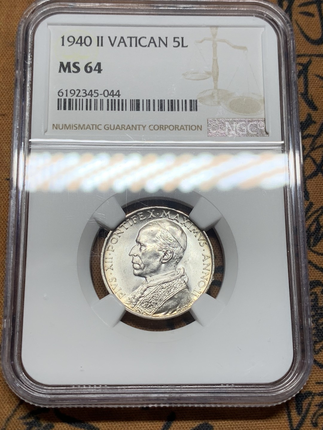 《竞宝斋》第84场-本周日，周一2场连拍（全场不限金额包邮） NGC-MS63 梵蒂冈 1940年 教皇小船5里拉银币 顶级原光好品