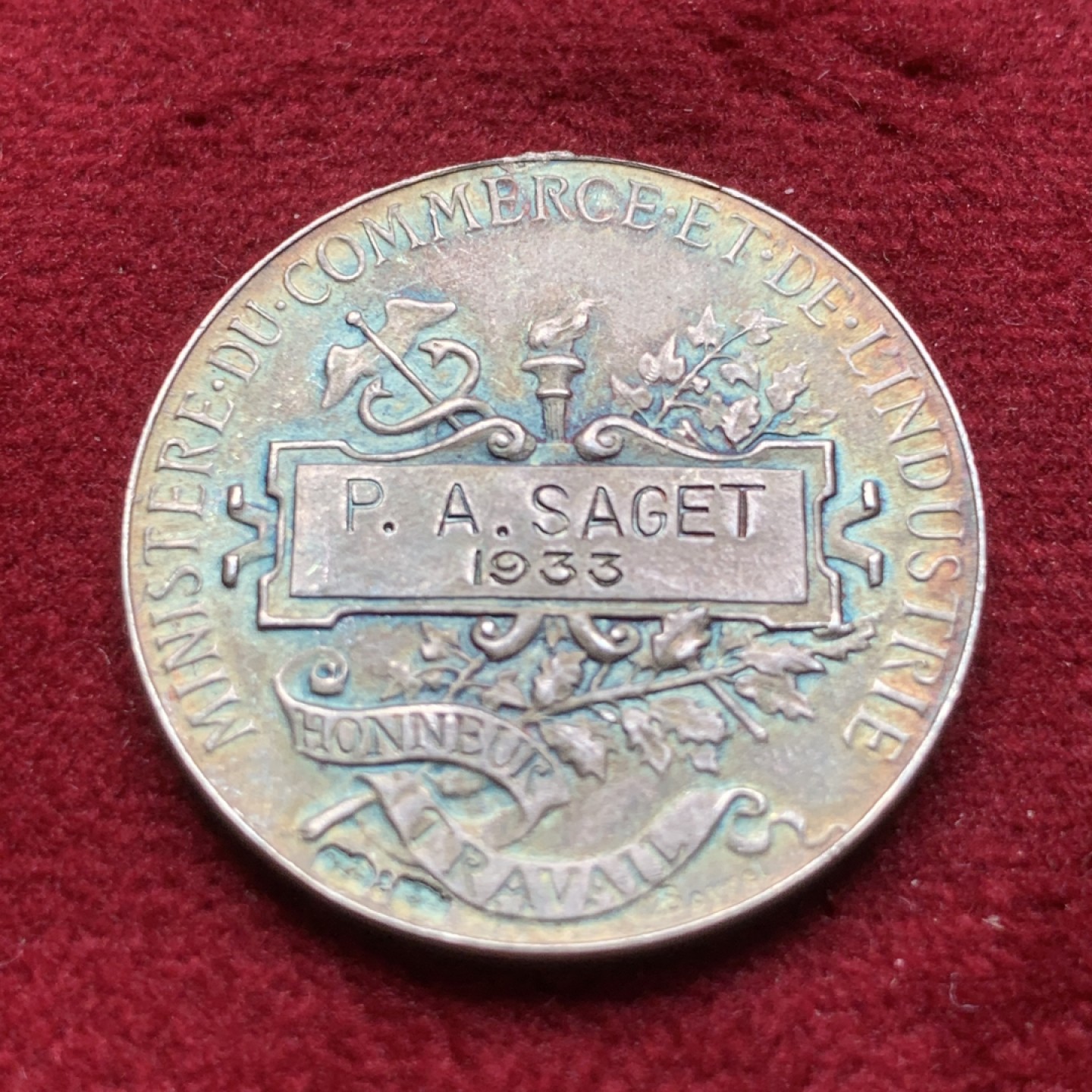 《竞宝斋》第84场-本周日，周一2场连拍（全场不限金额包邮） 法国 1933年 贸易部 银章 包浆漂亮 环去掉了 细节见图