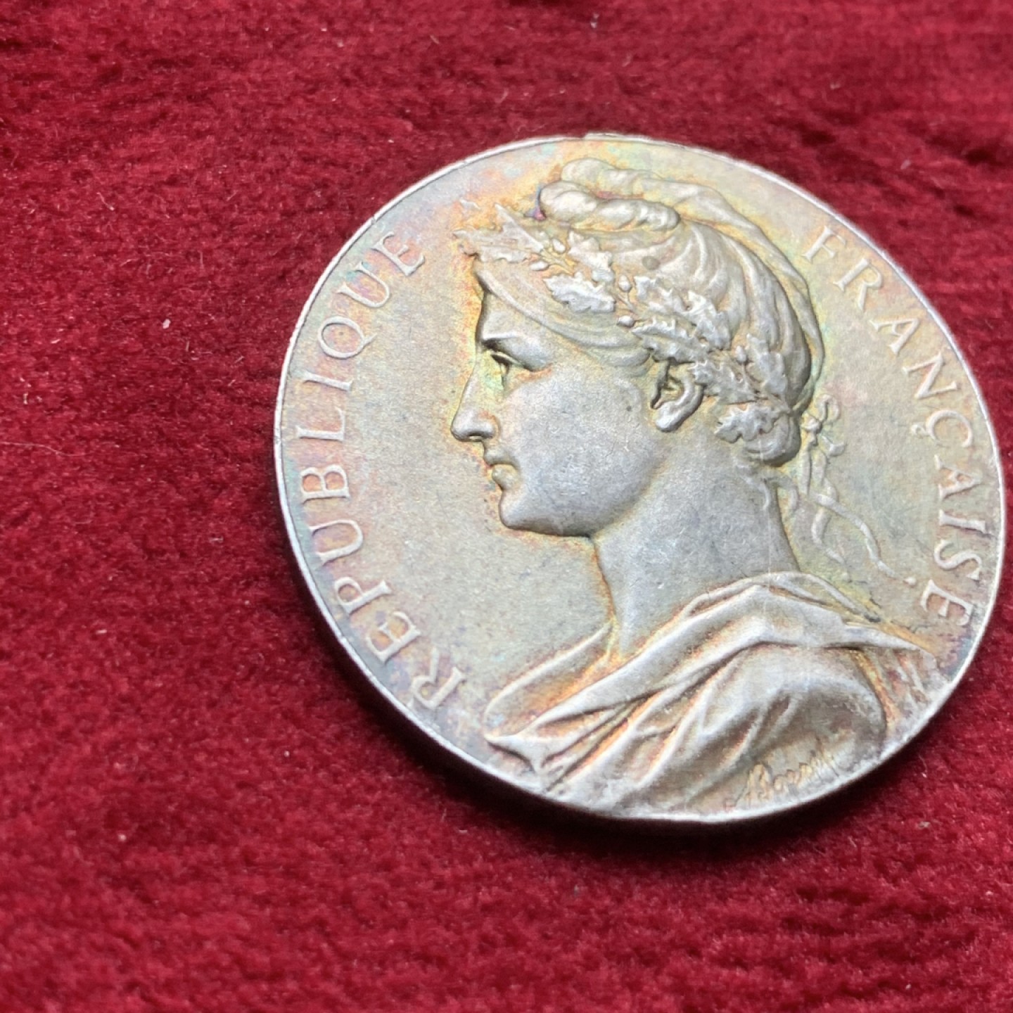 《竞宝斋》第84场-本周日，周一2场连拍（全场不限金额包邮） 法国 1933年 贸易部 银章 包浆漂亮 环去掉了 细节见图