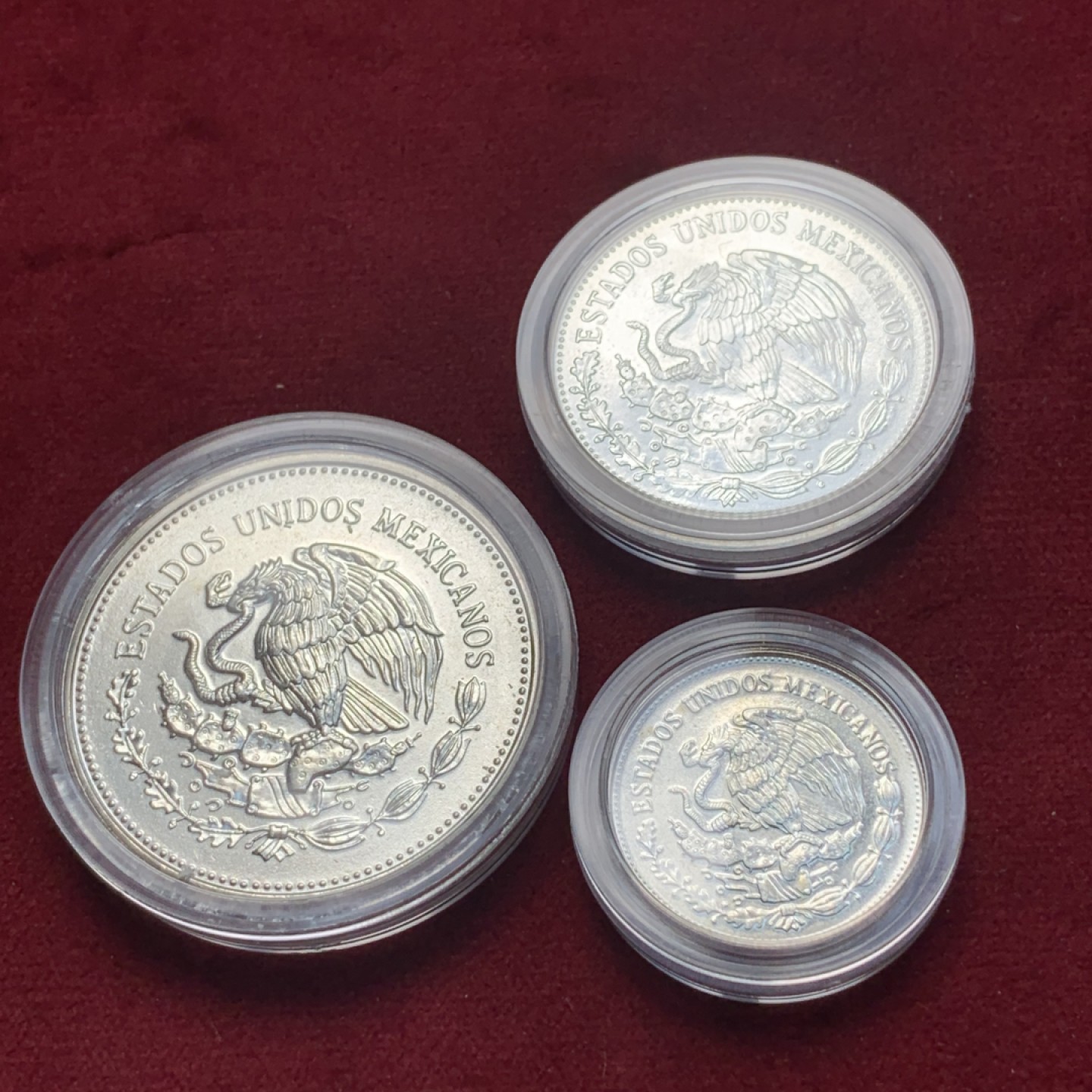 《竞宝斋》第84场-本周日，周一2场连拍（全场不限金额包邮） 原盒装证书墨西哥1985年世界杯足球赛三枚纪念银套币  25P   7.776g   50P   15.552g     100P  31.103g