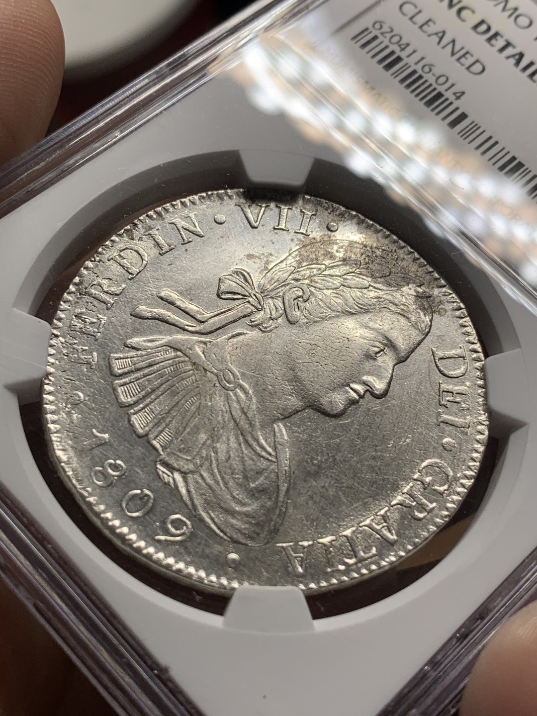 《竞宝斋》第84场-本周日，周一2场连拍（全场不限金额包邮） NGC UNC品质 墨西哥 1809年 过度年份 费七 双柱大银币 双面深打 状态不错