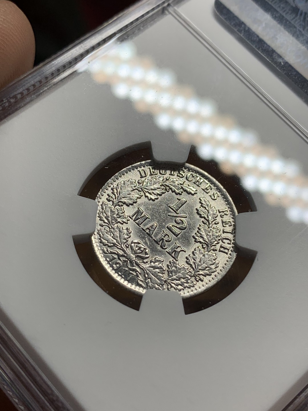 《竞宝斋》第84场-本周日，周一2场连拍（全场不限金额包邮） NGC-MS62 德国1917年A版1/2马克。一战时期。少见年份。