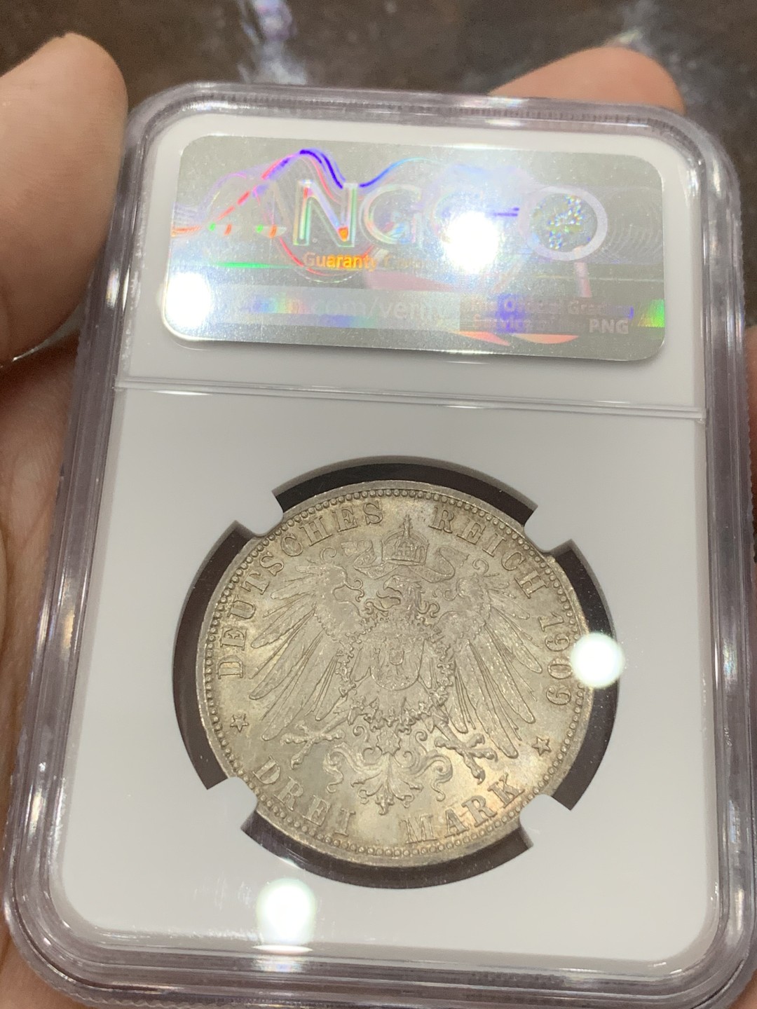 《竞宝斋》第84场-本周日，周一2场连拍（全场不限金额包邮） NGC-MS63 德国 施瓦茨堡松得斯豪森 1909年 3马克 银币 卡尔甘特尔 黄油彩包浆 难得一见