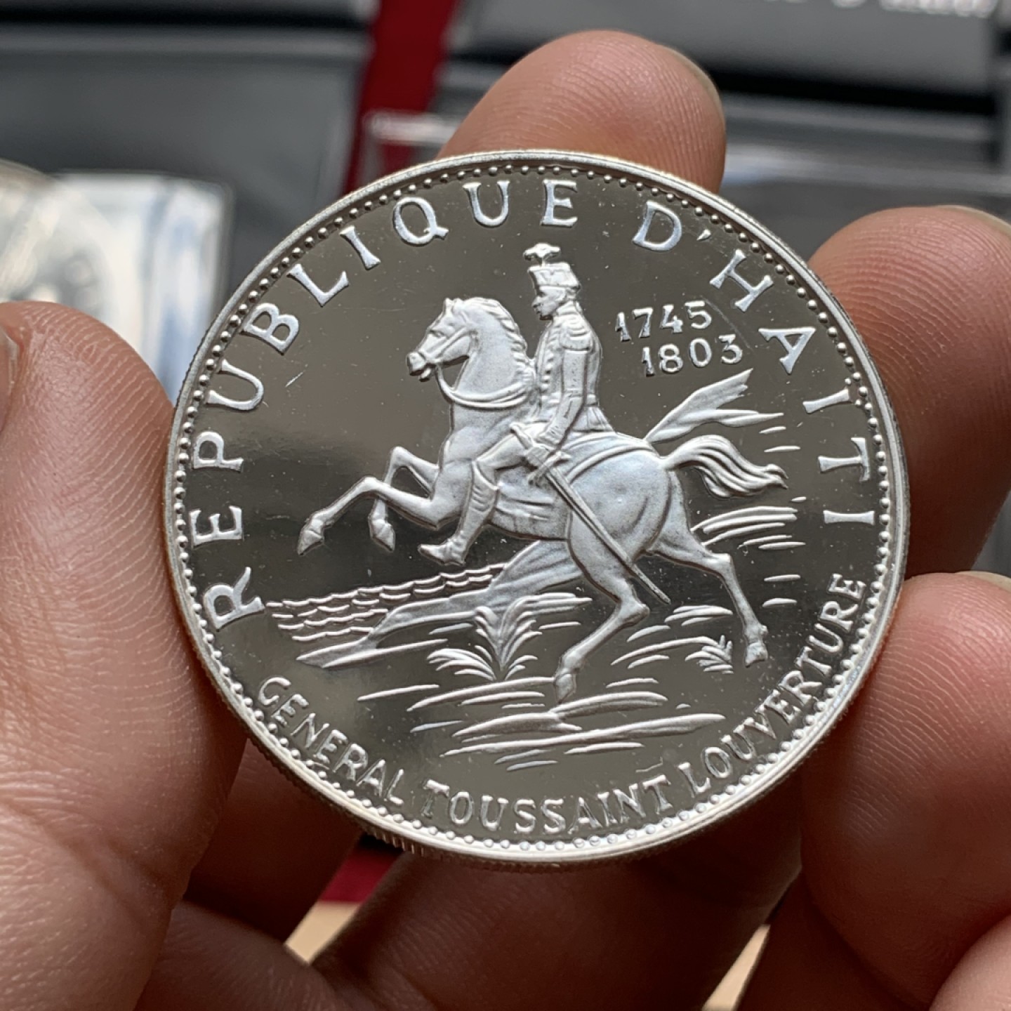 《竞宝斋》第84场-本周日，周一2场连拍（全场不限金额包邮） PROOF原包装海地1968、1969年5.10.25盾三枚纪念银套币  独立包装   5盾  1969年 1175枚最少的一年 23.52g    0.999