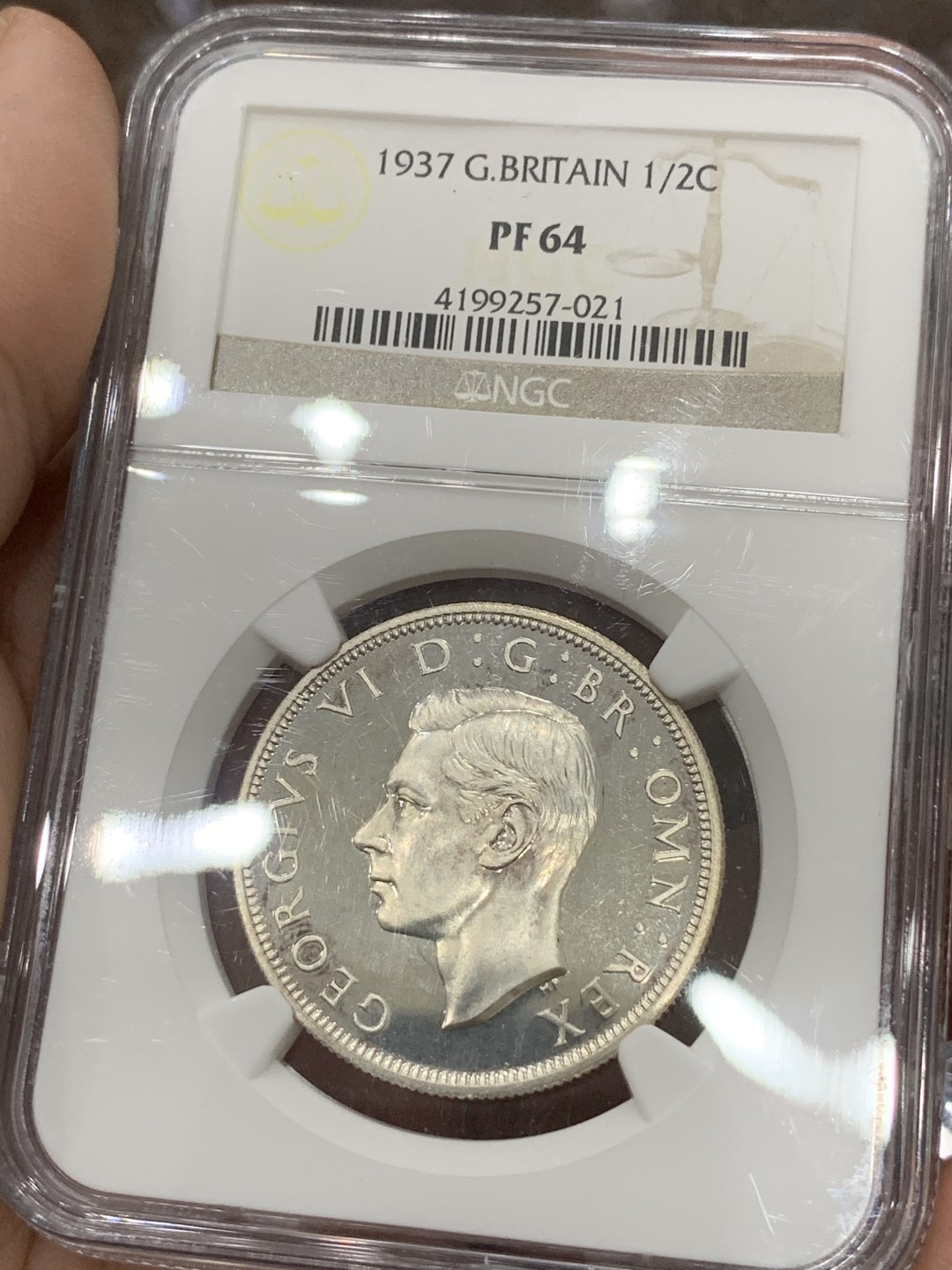 《竞宝斋》第84场-本周日，周一2场连拍（全场不限金额包邮） NGC PF64 英国 1937年 乔治六世 精制 半克朗银币 状态好 细节见图