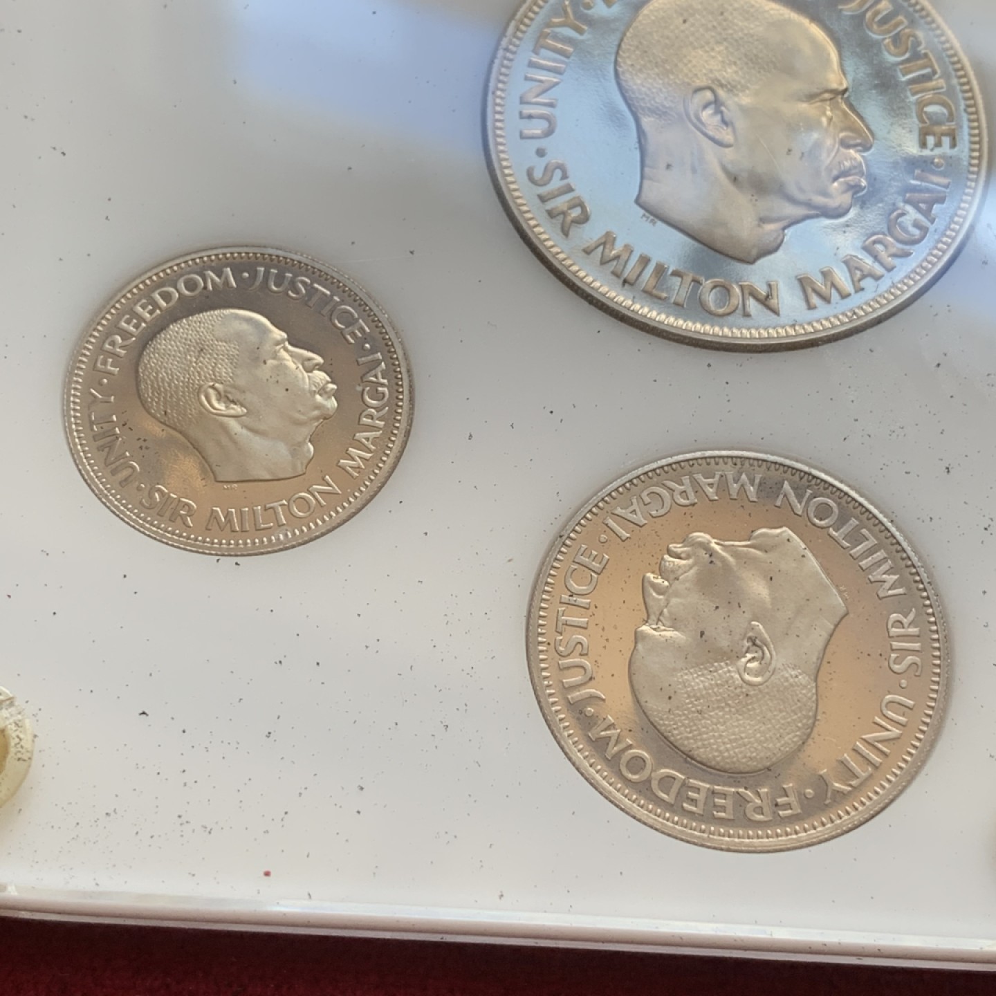 《竞宝斋》第84场-本周日，周一2场连拍（全场不限金额包邮） 1964年塞拉利昂精制套币 原盒镜面好品