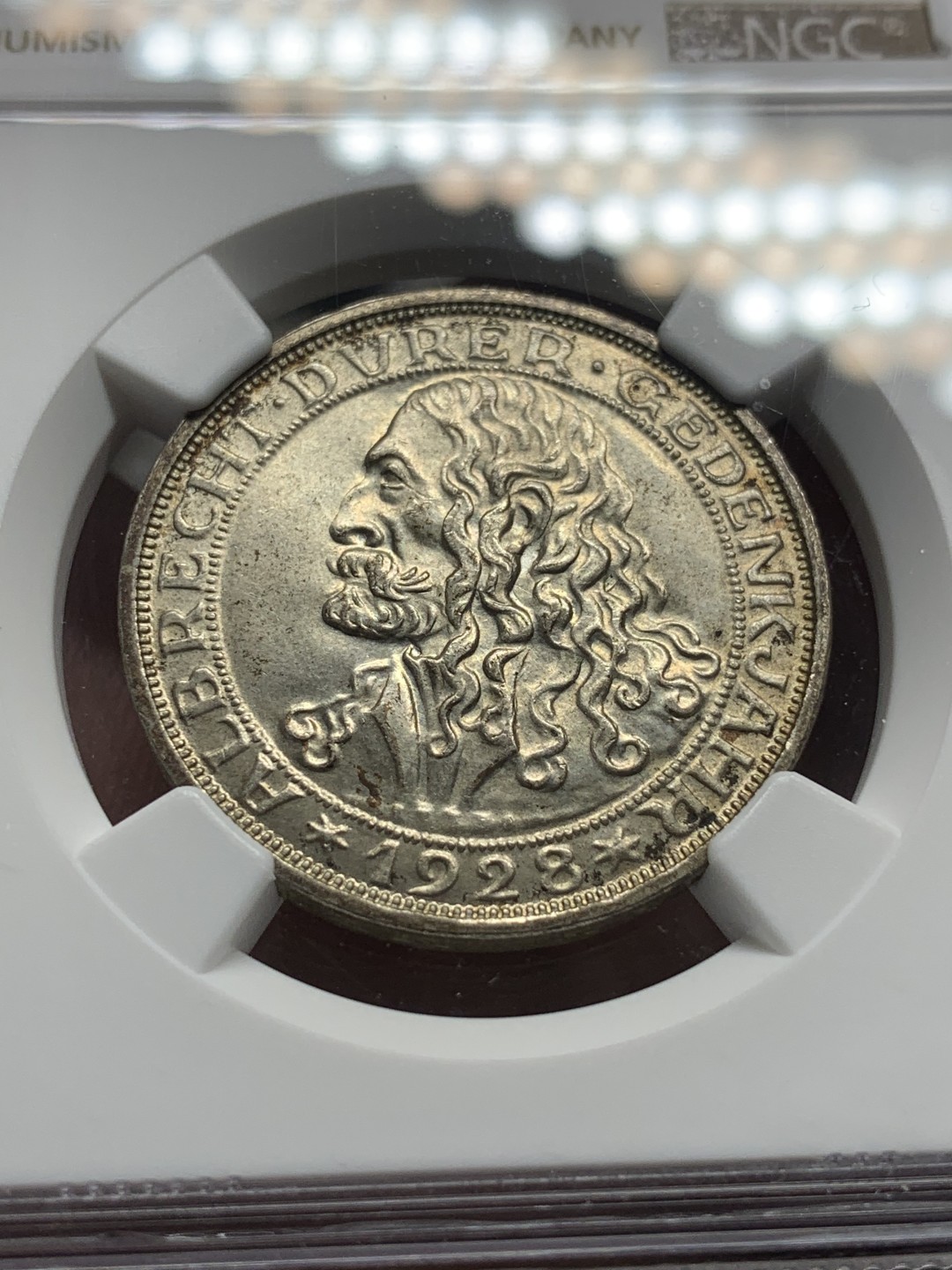 《竞宝斋》第84场-本周日，周一2场连拍（全场不限金额包邮） NGC-MS65 德国魏玛共和国 1928-D年 丢勒 3马克银币 一流的状态 非常少见的东西