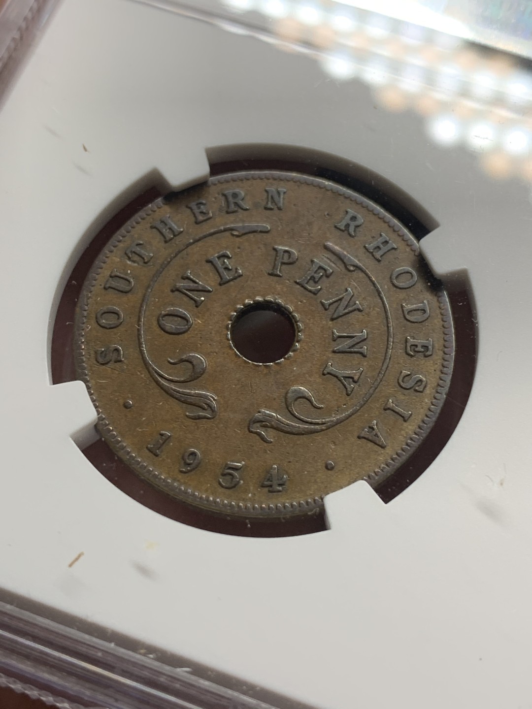 《竞宝斋》第84场-本周日，周一2场连拍（全场不限金额包邮） NGC-AU58 南罗德西亚1954年1便士。独立版别。流通充分。克书好品价格巨高。