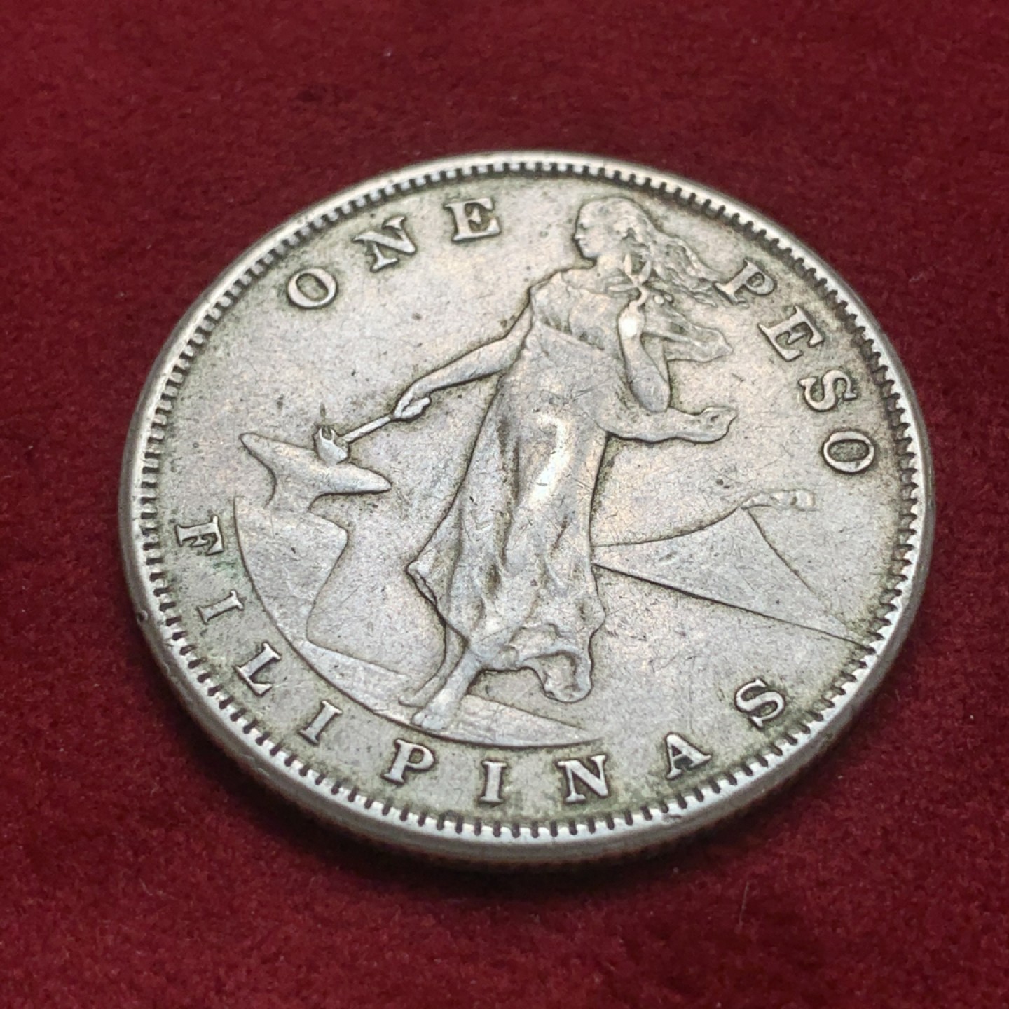 《竞宝斋》第84场-本周日，周一2场连拍（全场不限金额包邮） 菲律宾 1907年 打铁 1比索银币 原味包浆