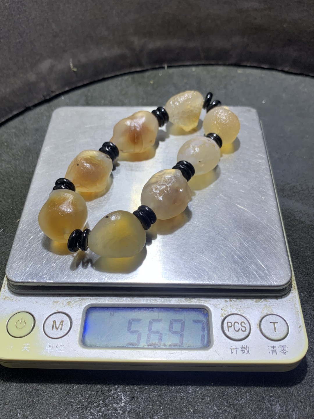 精美天然阿拉善大颗粒糖心玛瑙原石手串一条！