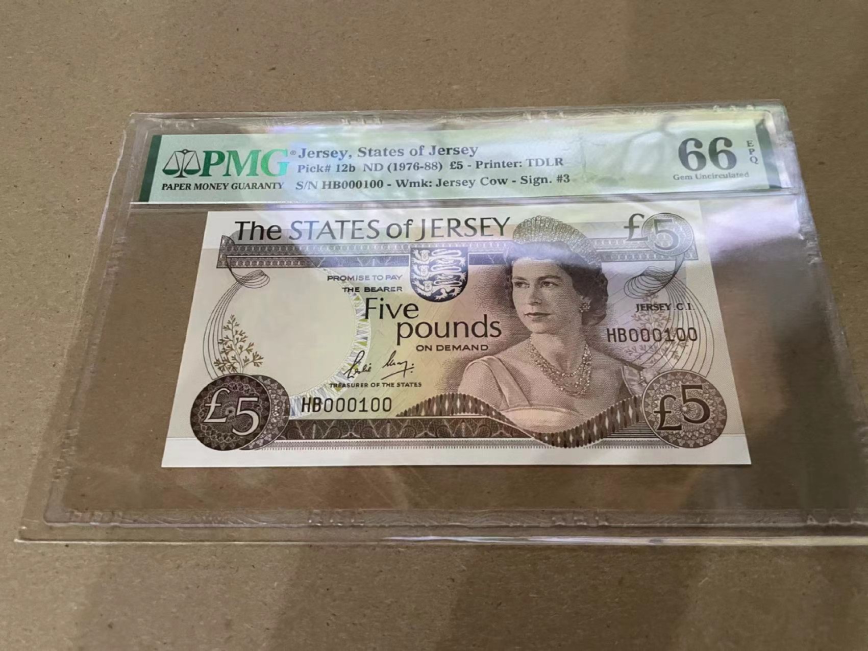 【Blue Auction】✨世界纸币精拍第213期 【精】 【100小号】泽西 1976-88年5镑 PMG66EPQ 高冠女王