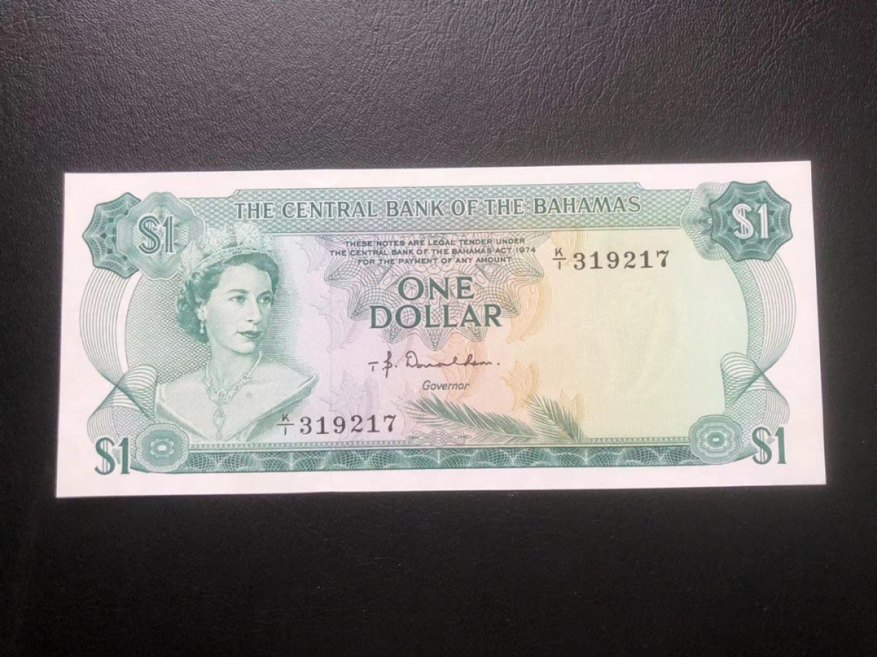 【Blue Auction】✨世界纸币精拍第213期 【精】 巴哈马 1974年1元 彩背 全新UNC