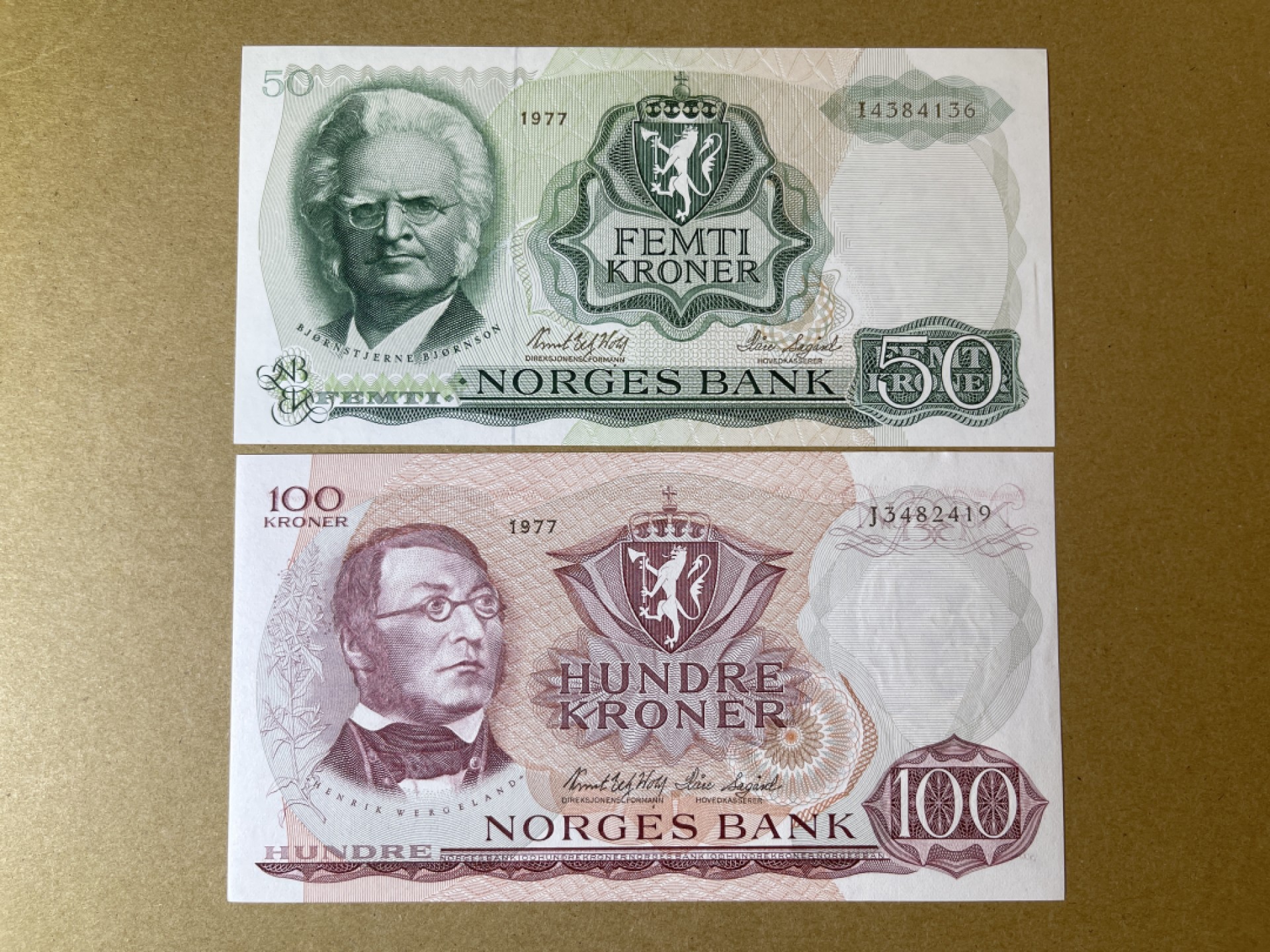 《张总收藏》68期——冠军分 挪威50、100克朗2张 UNC 1977年版本