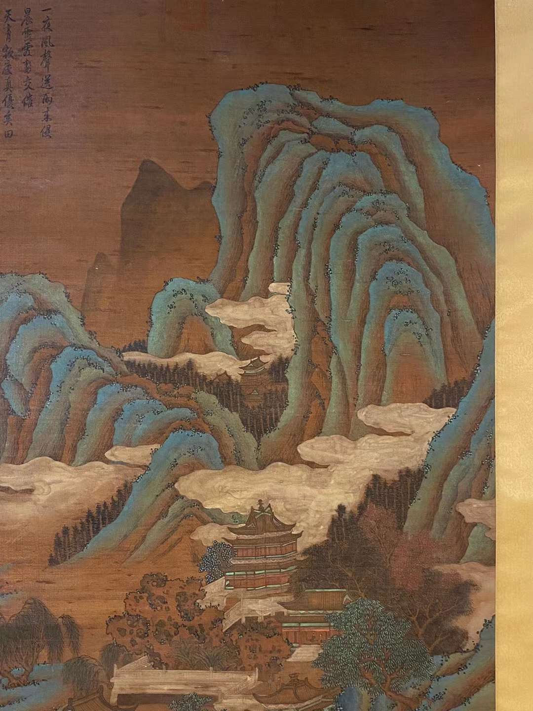 仇英绢本山水立轴