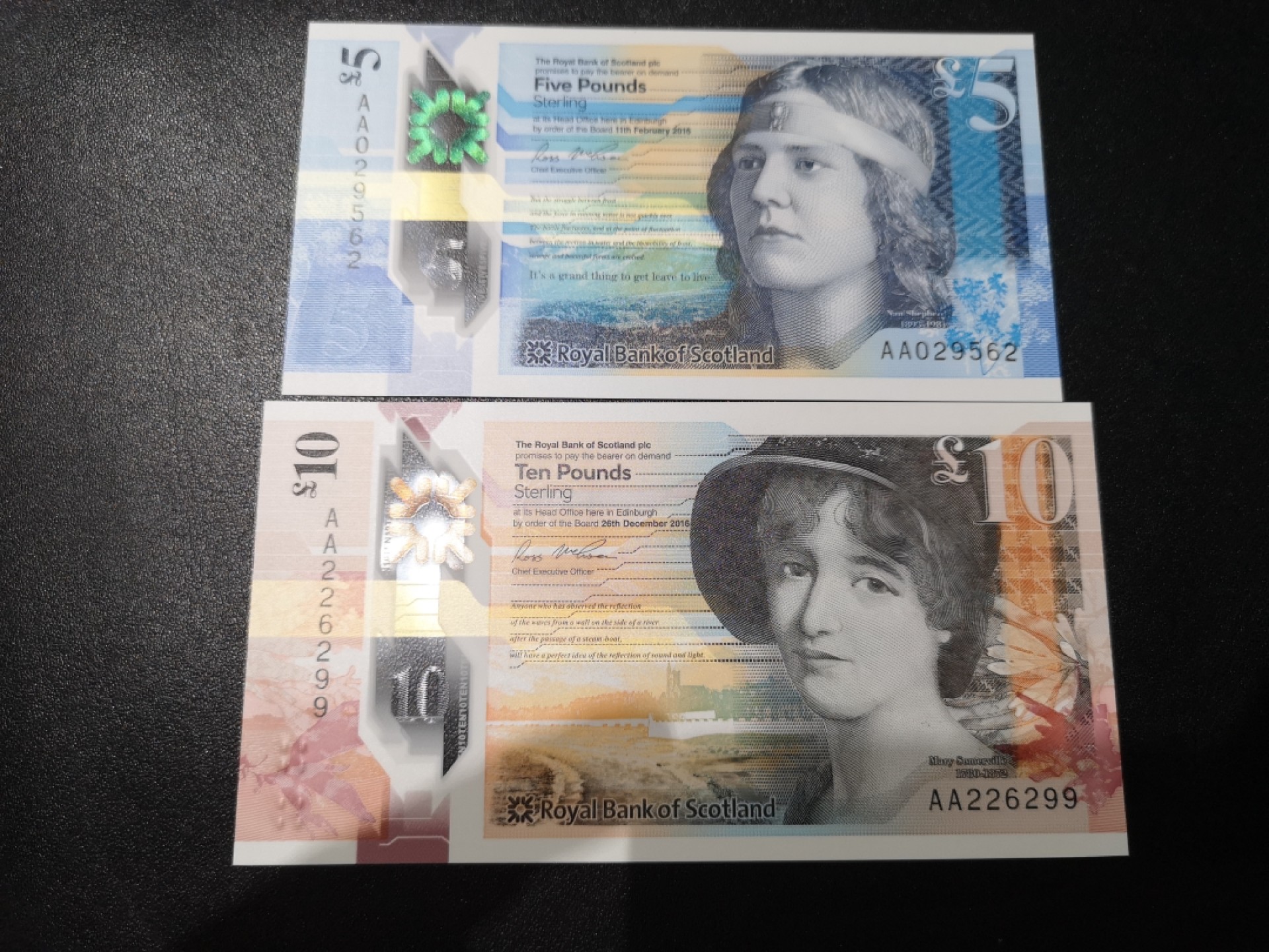 《外钞收藏家》第一百九十五期 2016年苏格兰皇家银行5、10镑 全新UNC 无47靓号两张一起