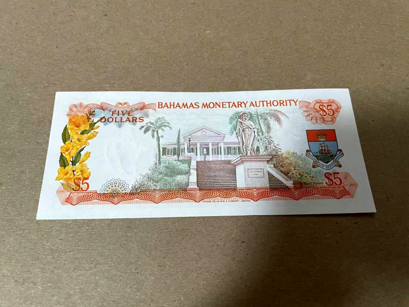 【Blue Auction】✨世界纸币精拍第214期 【精】 巴哈马 1968年5元 女王纸币 经典彩背 UNC- 极轻微荧光斑