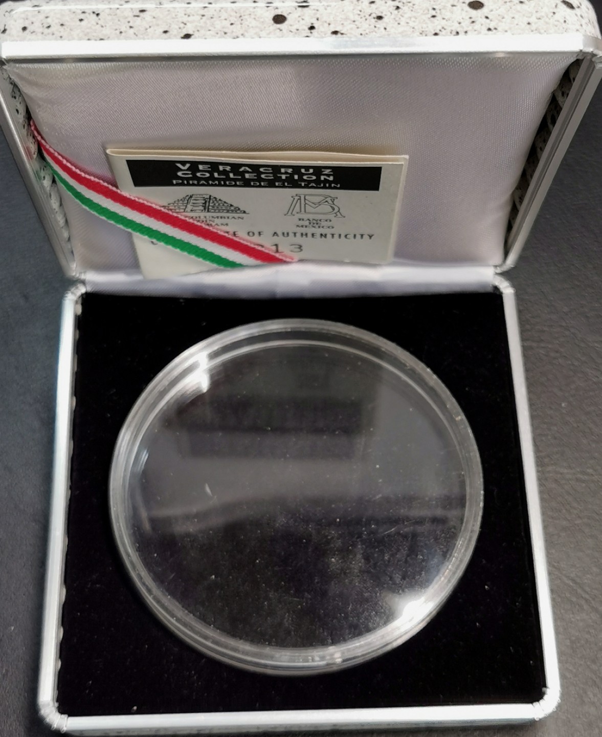 凡希社世界钱币微拍第二百零七期 1993墨西哥埃尔塔辛金字塔10比索大银NGC-PF68UC附原盒证书