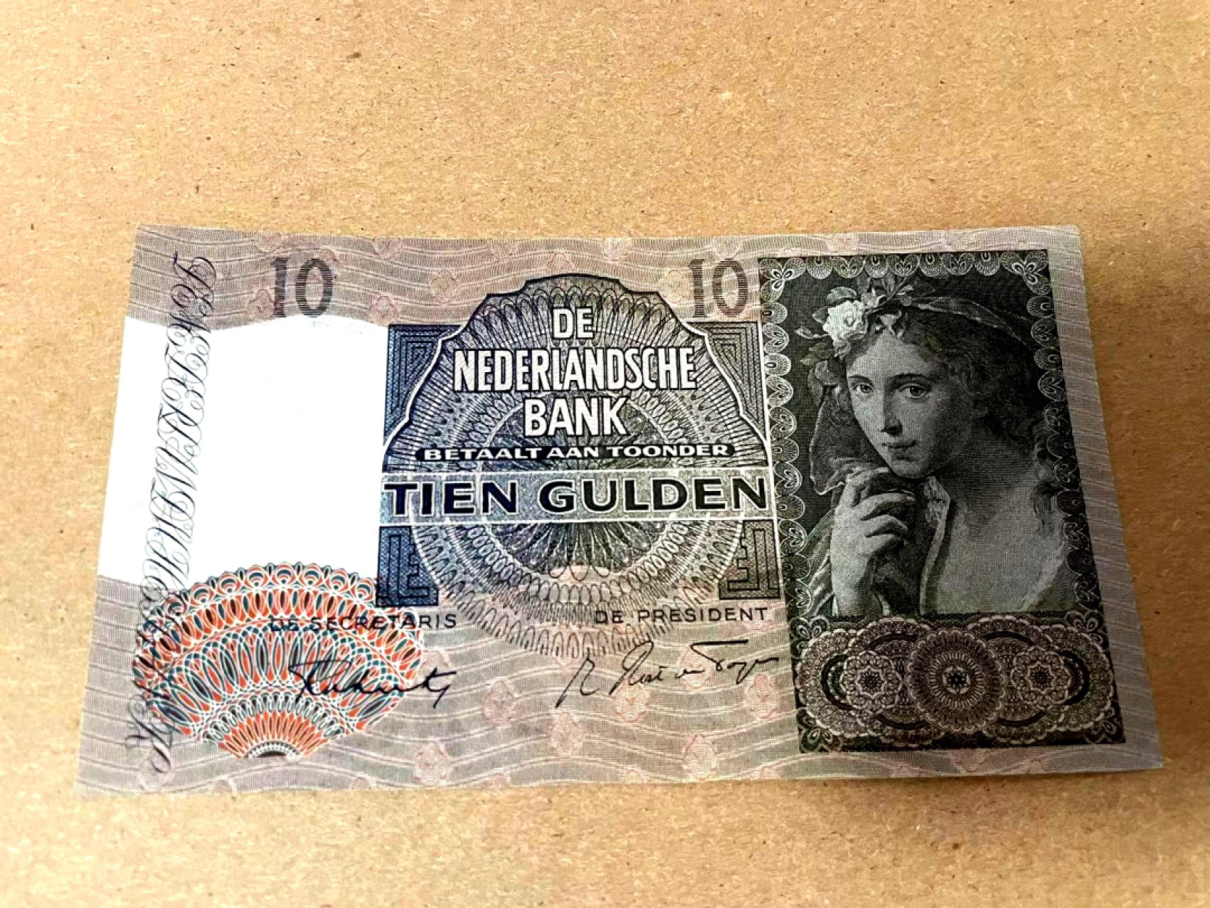 【Blue Auction】✨世界纸币精拍第214期 【精】 荷兰 1942年10盾 经典牧羊女 全新UNC  精美葡萄水印 灯下无斑 