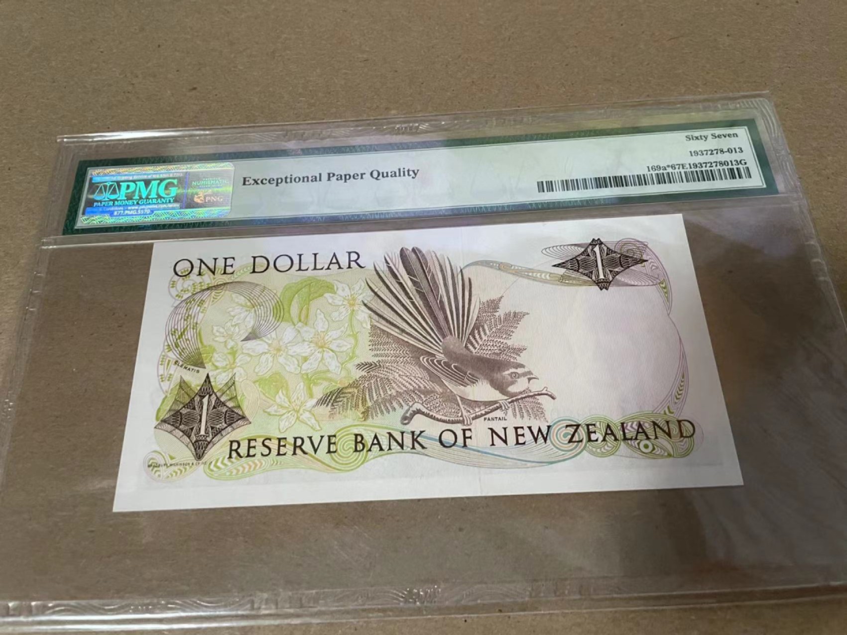 【Blue Auction】✨世界纸币精拍第214期 【精】 【补号AA冠无47】新西兰 1981-85年1元 PMG67EPQ 女王