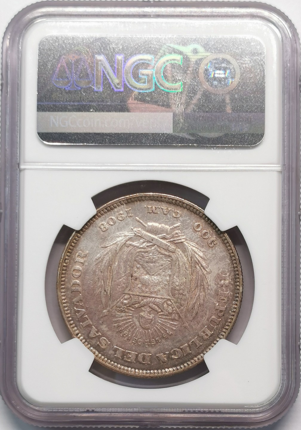 凡希社世界钱币微拍第二百零七期 1908萨尔瓦多哥伦布像比索大银NGC-AU58铁锈红包浆略低评！