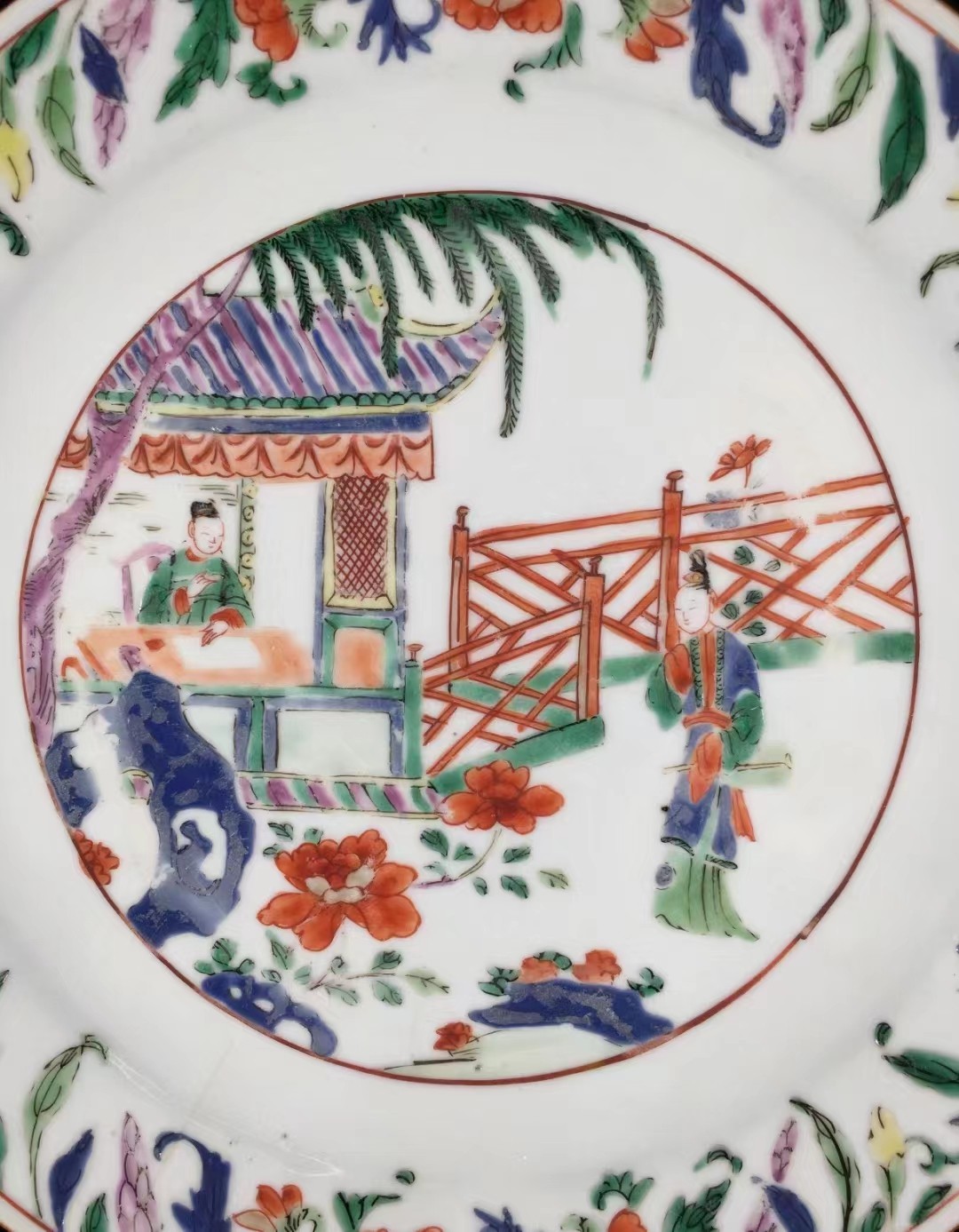 宝星-中国历代徽章、钱币杂项专场 清乾隆 粉彩西厢记人物故事纹盘-瓷-D: 23.3cm；H:3cm-备注：口沿一处老线，余全品