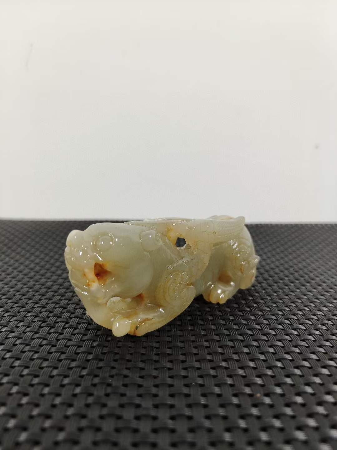 和田玉瑞兽摆件