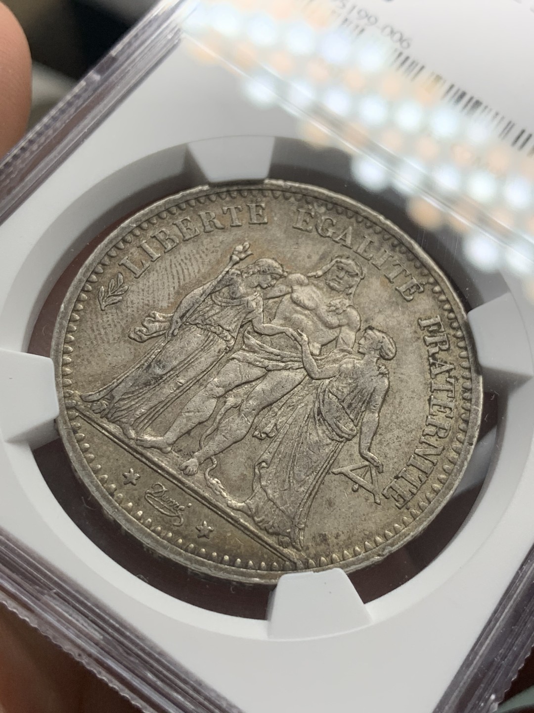 《竞宝斋》第85场-本周日，周一2场连拍（全场不限金额包邮） NGC-AU58 法国1875-A年 大A版 大力神5法郎银币 原味好品 年份也不错