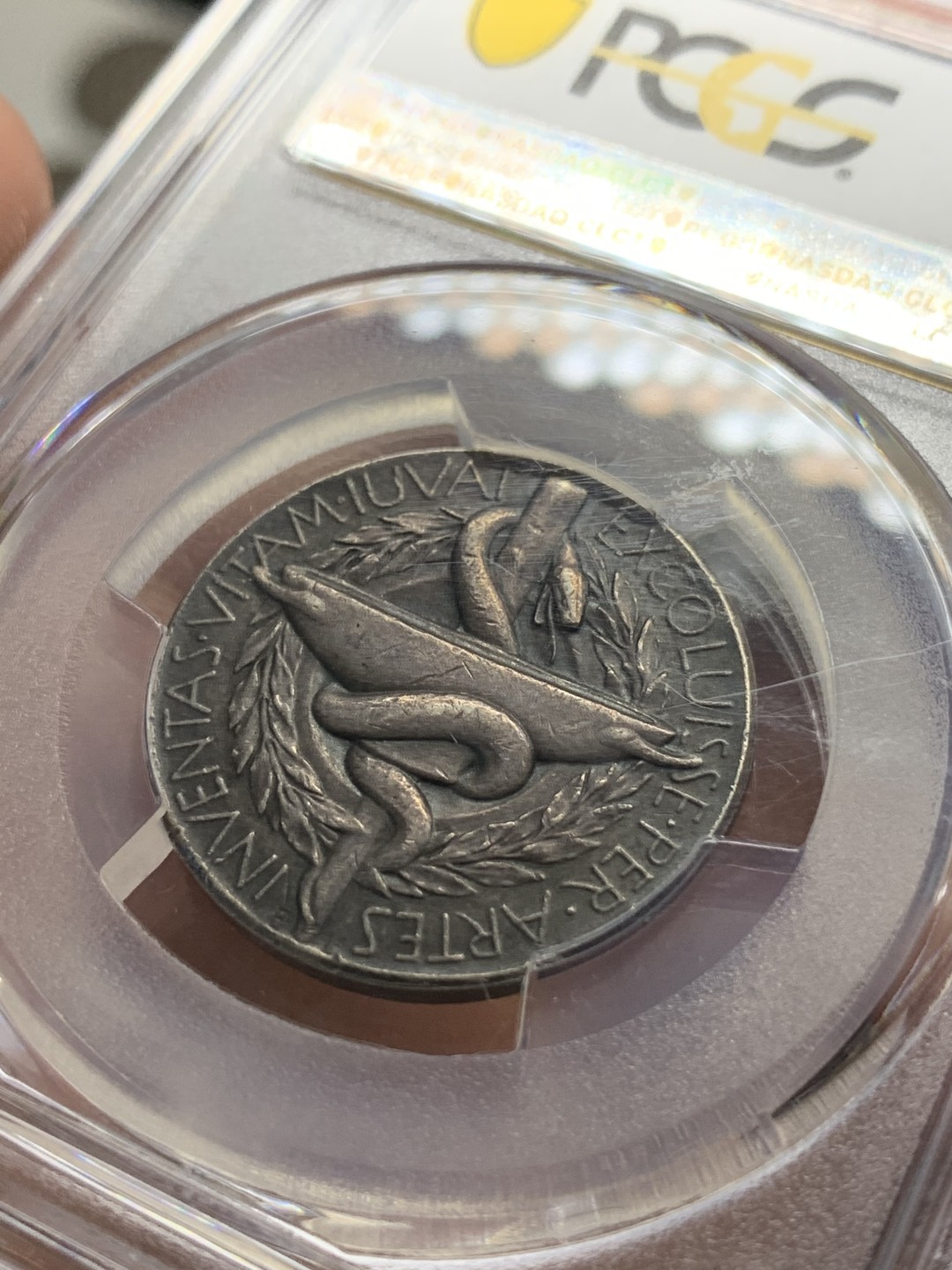 《竞宝斋》第85场-本周日，周一2场连拍（全场不限金额包邮） PCGS SP55 瑞典诺贝尔医学奖提名委员会纪念银章，这是最早的版本使用于首届1901到1913年年间，黑灰色包浆味道一流