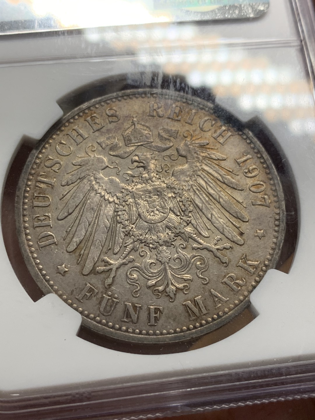 《竞宝斋》第85场-本周日，周一2场连拍（全场不限金额包邮） NGC-AUD  德国普鲁士 1907年A 威廉二世 5马克银币  