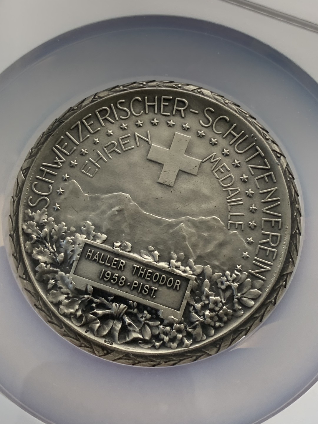 《竞宝斋》第85场-本周日，周一2场连拍（全场不限金额包邮） NGC-MS65 瑞士 1958年 射击银章 纪念英雄威廉超大66m152克加厚磨砂matte棱边工艺