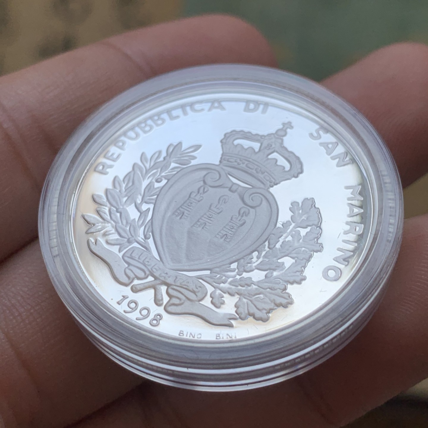 《竞宝斋》第85场-本周日，周一2场连拍（全场不限金额包邮） 原盒证书 圣马力诺1998年 法国世界杯纪念 10000里拉精制大银币 22克 835银