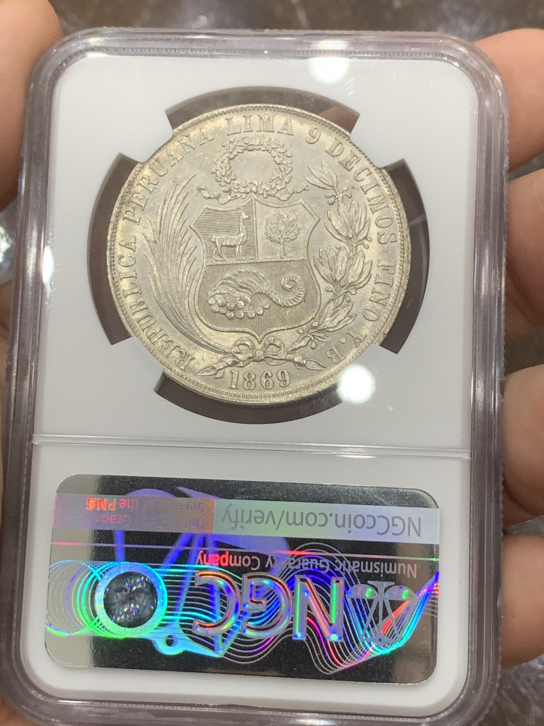 《竞宝斋》第85场-本周日，周一2场连拍（全场不限金额包邮） NGC MS62 秘鲁1869年坐人女神1SOL大银币阿拉伯1字版