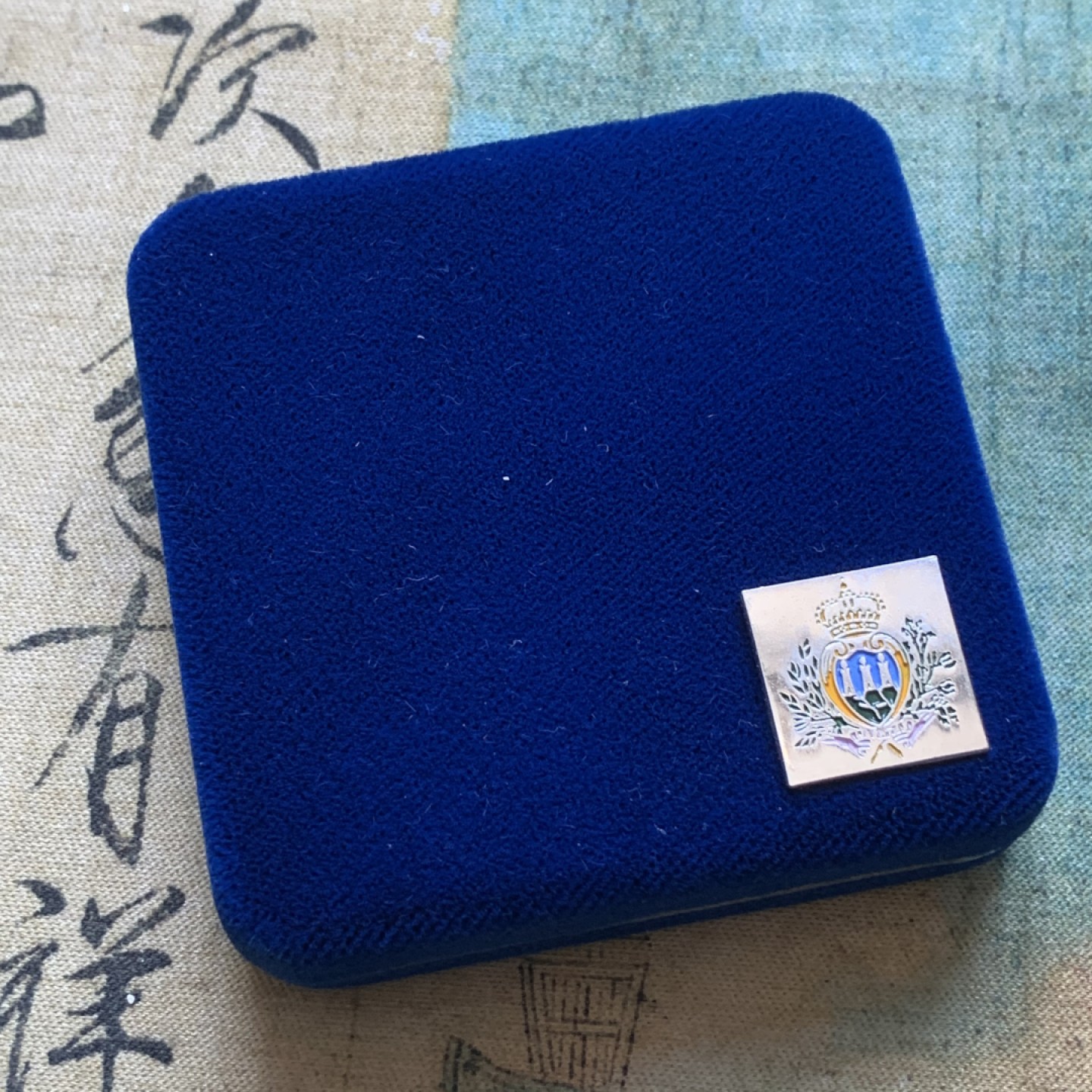 《竞宝斋》第85场-本周日，周一2场连拍（全场不限金额包邮） 原盒证书 圣马力诺1995年 奥运 1000里拉 精制银币 14.6克 835银