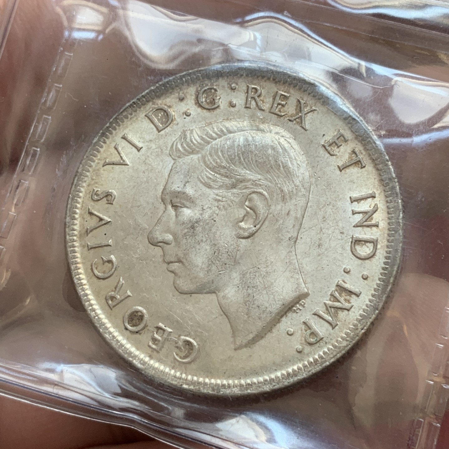 《竞宝斋》第85场-本周日，周一2场连拍（全场不限金额包邮） 加拿大本土评级ICCS-MS62。加拿大1939国会大厦银币。不多见的品种，品相很棒