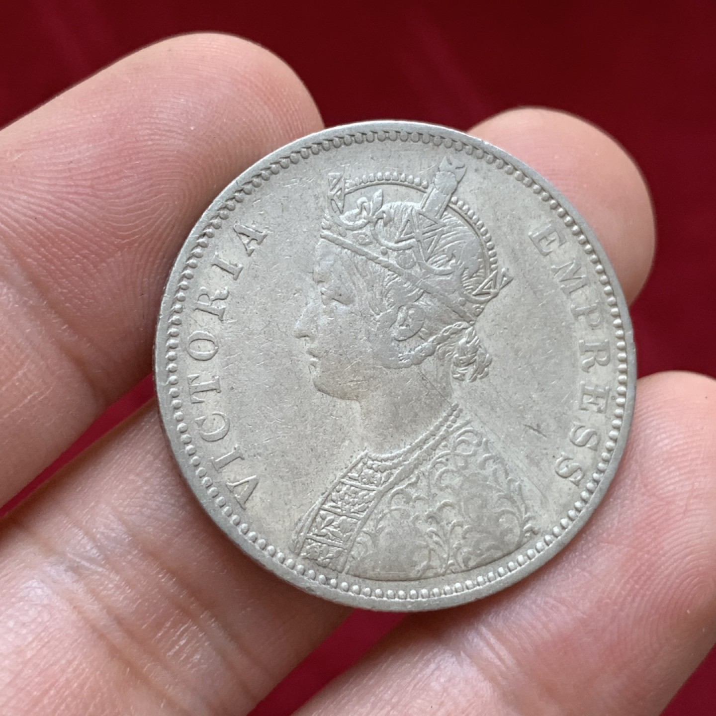 《竞宝斋》第85场-本周日，周一2场连拍（全场不限金额包邮） 英属印度 1877年 维多利亚 1卢比 银币