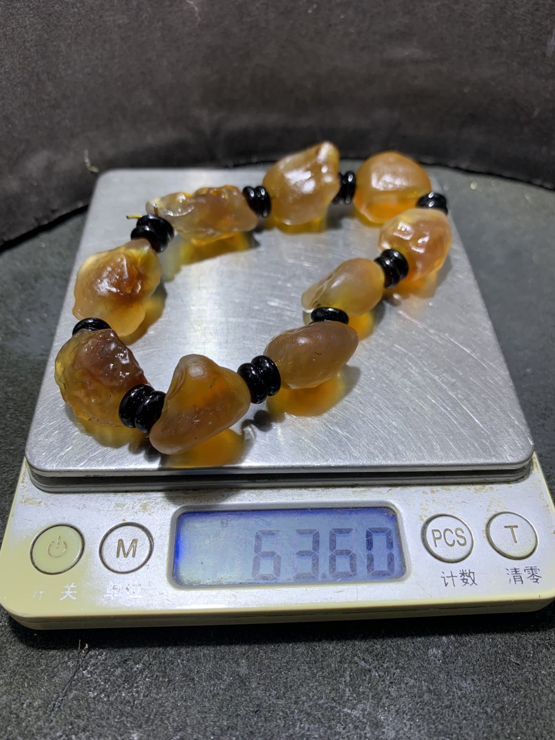 精美天然阿拉善酒红大颗粒糖心玛瑙异形原石手串一条
