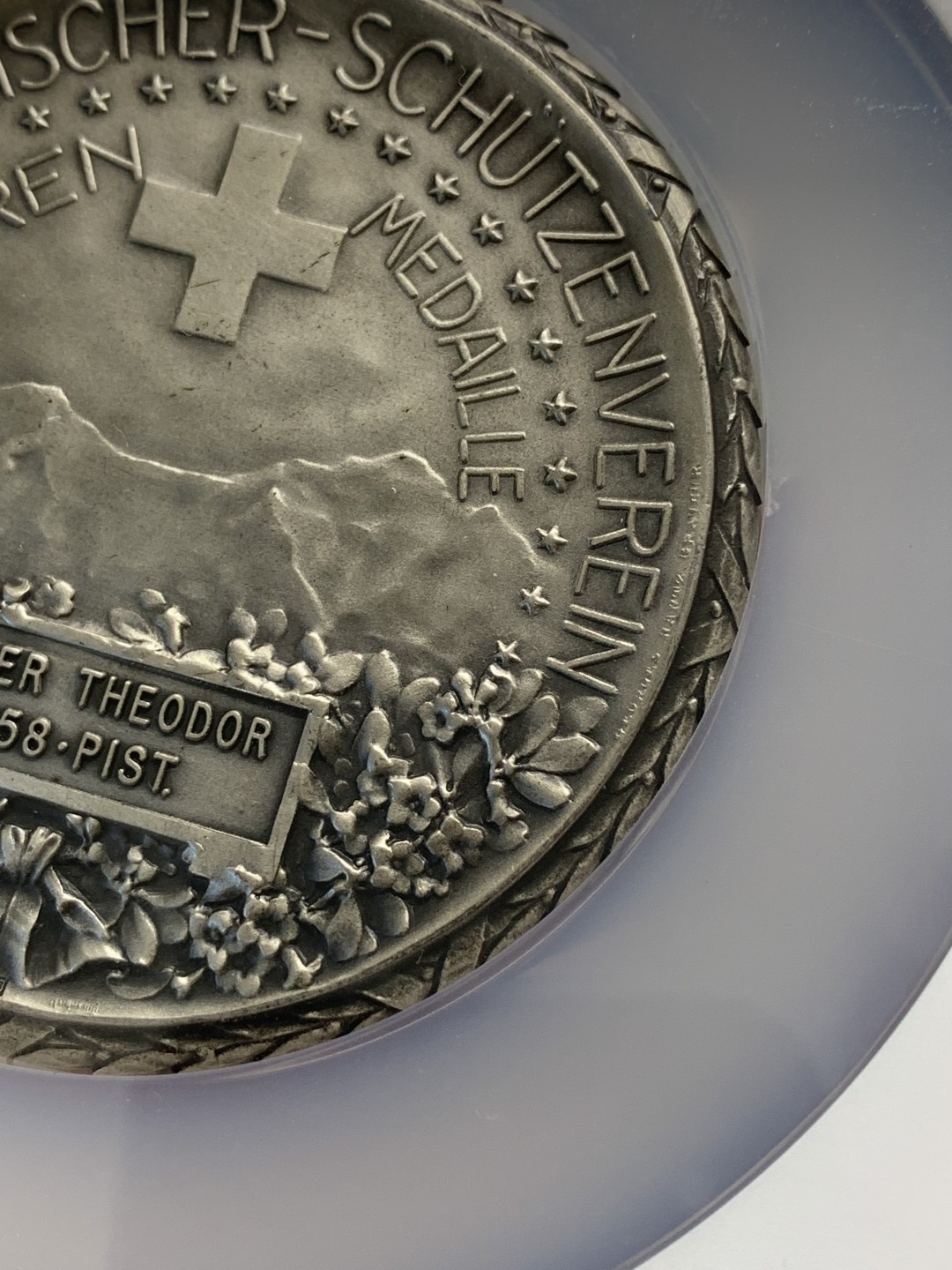 《竞宝斋》第85场-本周日，周一2场连拍（全场不限金额包邮） NGC-MS65 瑞士 1958年 射击银章 纪念英雄威廉超大66m152克加厚磨砂matte棱边工艺