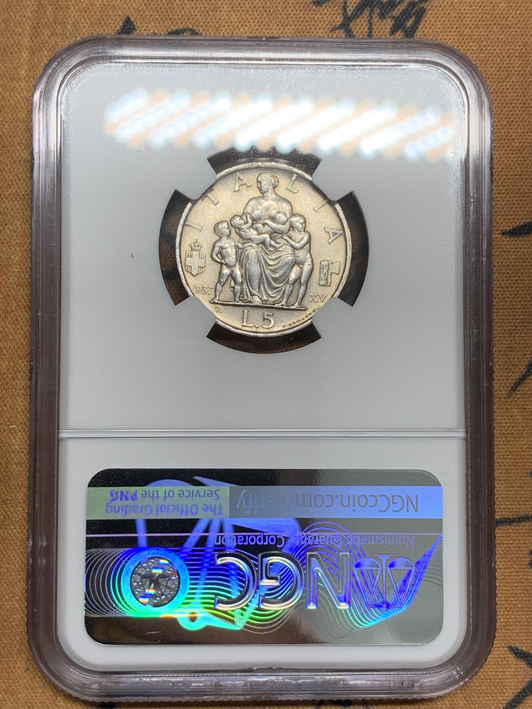 《竞宝斋》第85场-本周日，周一2场连拍（全场不限金额包邮） NGC UNC 意大利 1937年 5里拉 银币