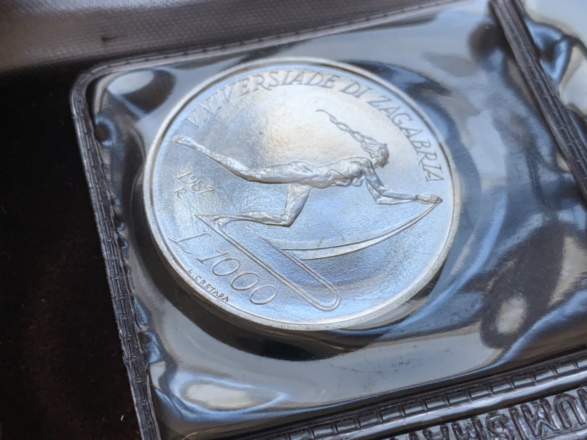 《竞宝斋》第85场-本周日，周一2场连拍（全场不限金额包邮） 原盒证书 圣马力诺1987年 萨格勒布运动会 500和1000里拉银币一对