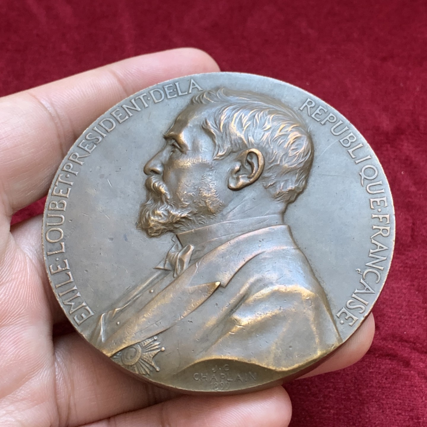 《竞宝斋》第85场-本周日，周一2场连拍（全场不限金额包邮） 1899年法国卢贝总统当选纪念铜章，直径68mm，重量158g。