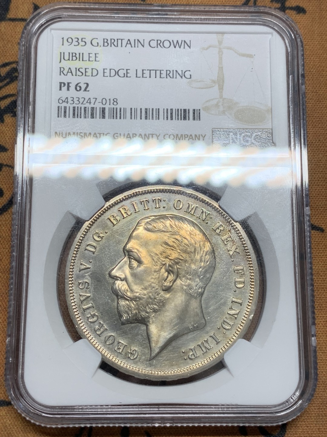《竞宝斋》第85场-本周日，周一2场连拍（全场不限金额包邮） NGC-PF62 英国 1935年 精制乔五凸边克朗 镜面效果一流