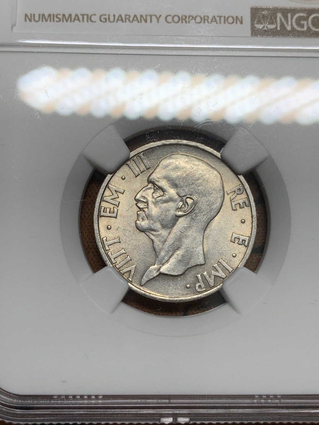 《竞宝斋》第85场-本周日，周一2场连拍（全场不限金额包邮） NGC UNC 意大利 1937年 5里拉 银币