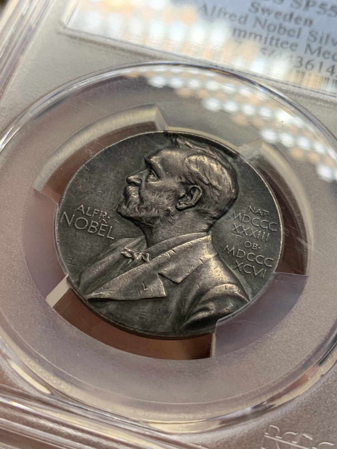 《竞宝斋》第85场-本周日，周一2场连拍（全场不限金额包邮） PCGS SP55 瑞典诺贝尔医学奖提名委员会纪念银章，这是最早的版本使用于首届1901到1913年年间，黑灰色包浆味道一流