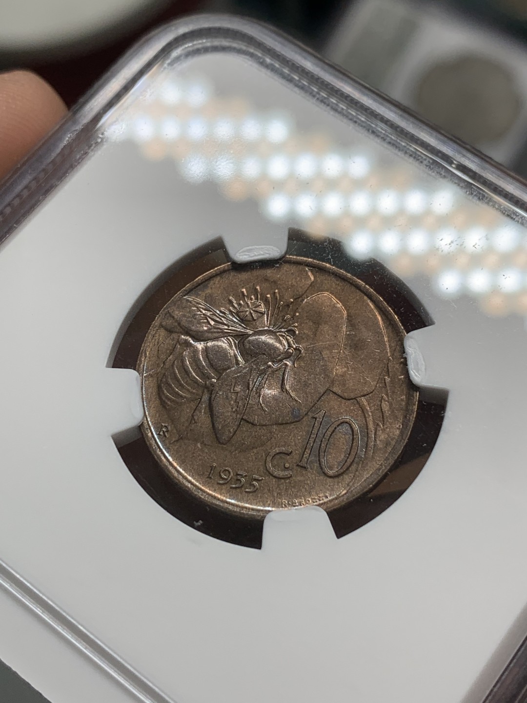 《竞宝斋》第85场-本周日，周一2场连拍（全场不限金额包邮） NGC-AU58 1935年 意大利 10C 小蜜蜂 铜币