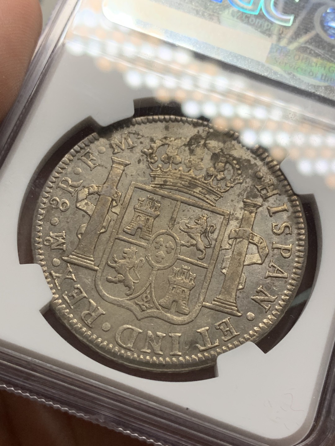 《竞宝斋》第85场-本周日，周一2场连拍（全场不限金额包邮） NGC AU 墨西哥 1795年 早期 卡四 双柱8R大银币 双面深打 细节非常好