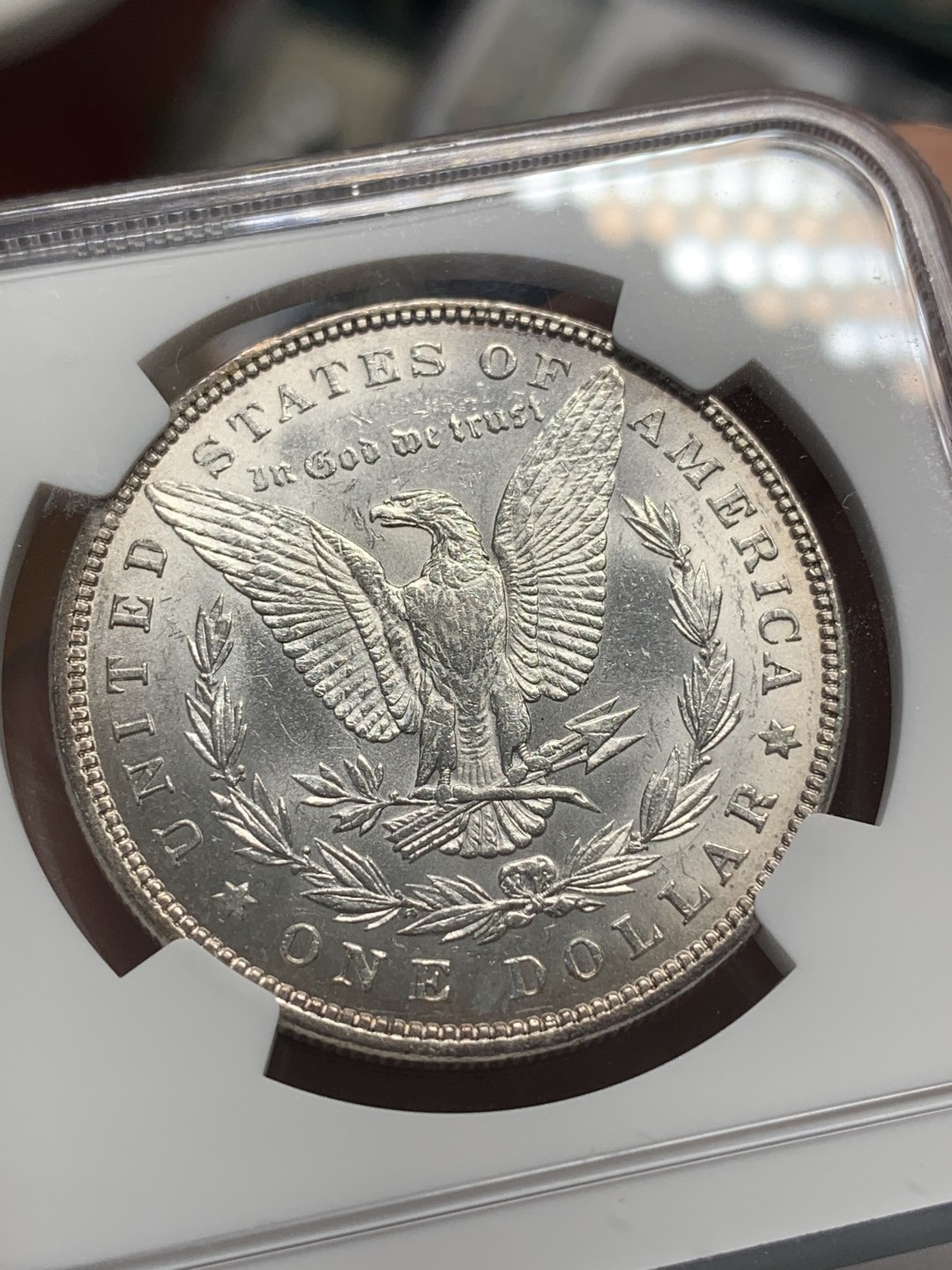 《竞宝斋》第85场-本周日，周一2场连拍（全场不限金额包邮） NGC-MS62 美国 1881年P版 摩根1元 银币 该年份P厂发行量很少 书价略高于其他常见厂别 淡玫瑰色环彩很漂亮