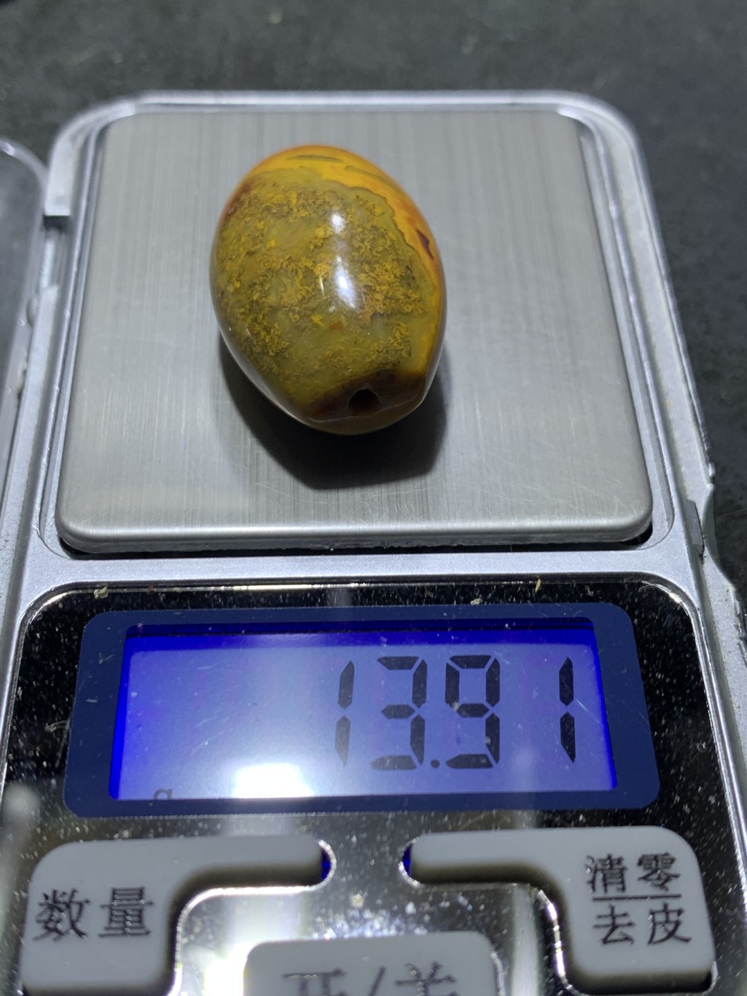 精美天然战国红玛瑙随形勒子一个，
