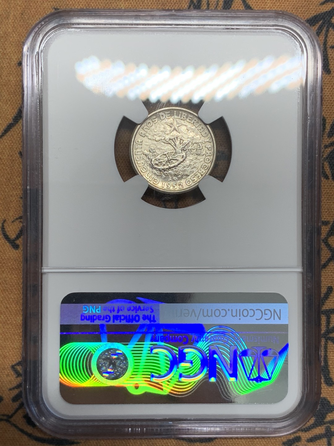 《竞宝斋》第85场-本周日，周一2场连拍（全场不限金额包邮） NGC MS62古巴1952年独立纪念10分银币