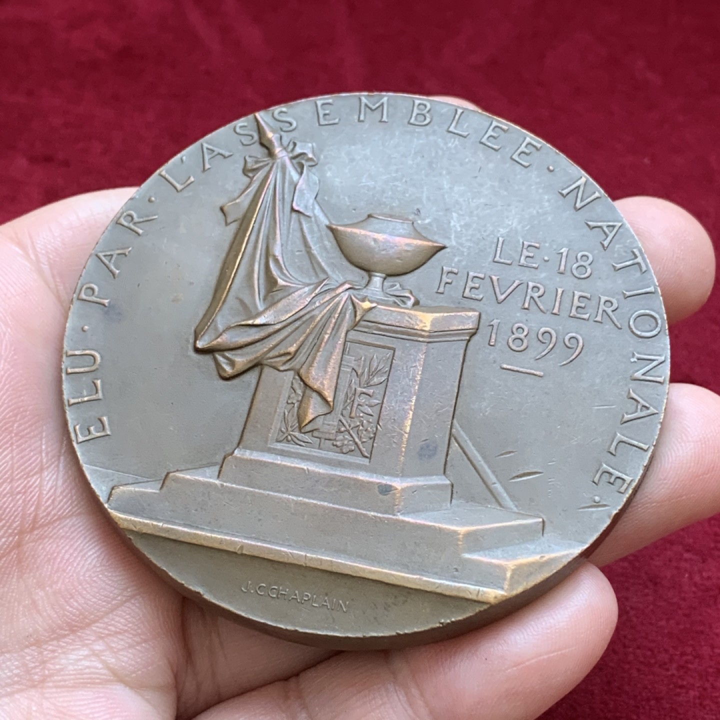 《竞宝斋》第85场-本周日，周一2场连拍（全场不限金额包邮） 1899年法国卢贝总统当选纪念铜章，直径68mm，重量158g。